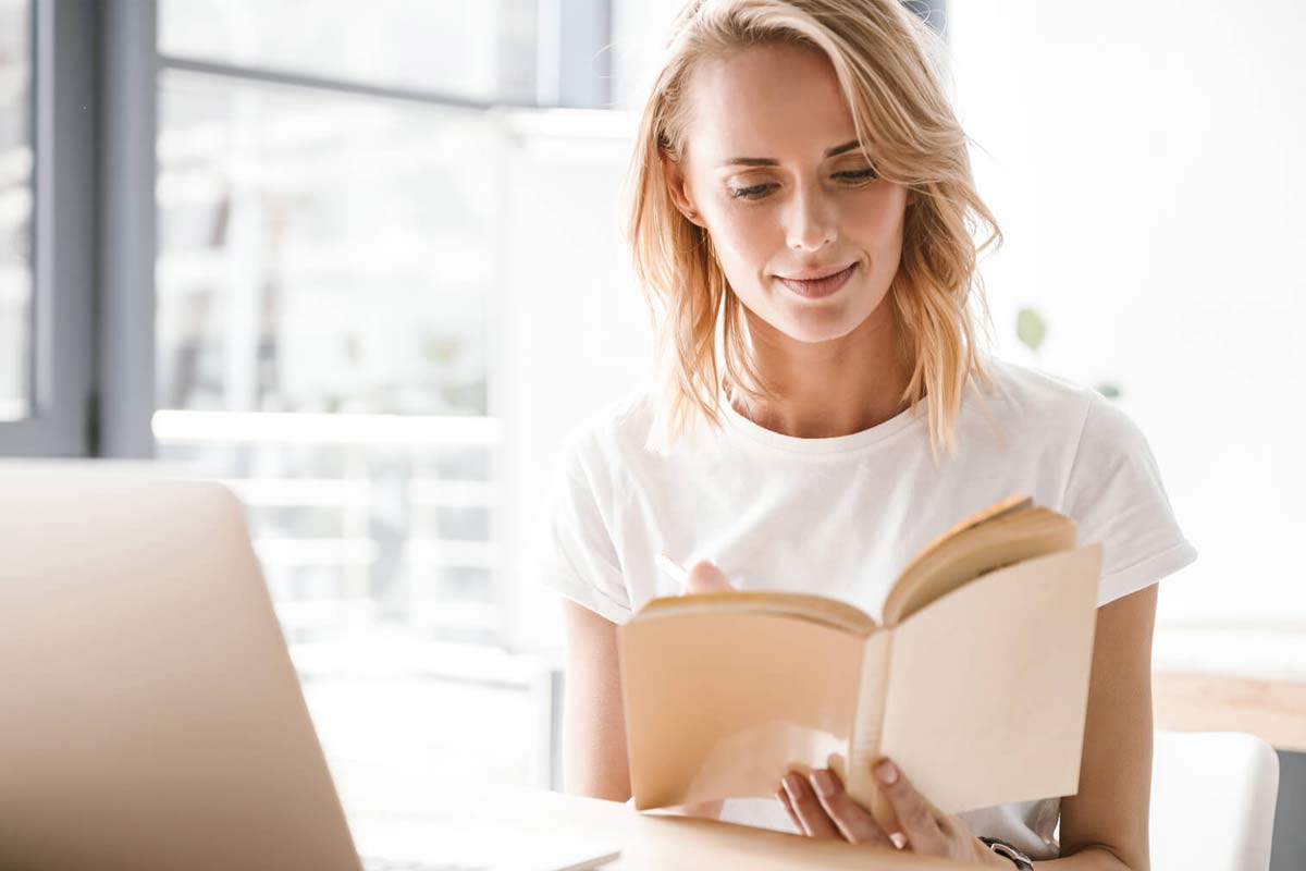 10 Books for Personal Growth and Development in 2023